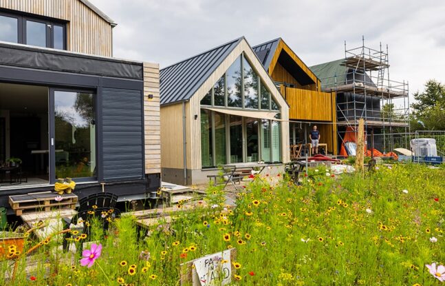 Verschillende Wikihouses op een rij